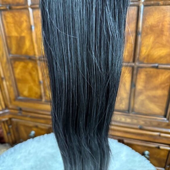 NWOT Ombre Gray Premium Silky Straight 24" Comfort Comb-In Synthetic Extension - Picture 10 of 14